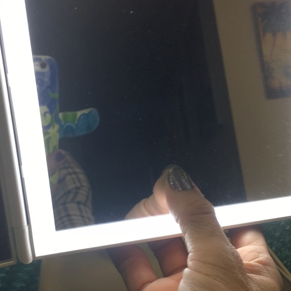 AirExpert trifold LED make up mirror - Picture 7 of 7